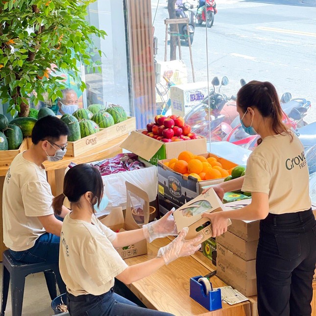 Trend mới 20/10: 'Hoa ăn được' và lời nhắn bá đạo 'tới lương anh chuyển phản' ảnh 8