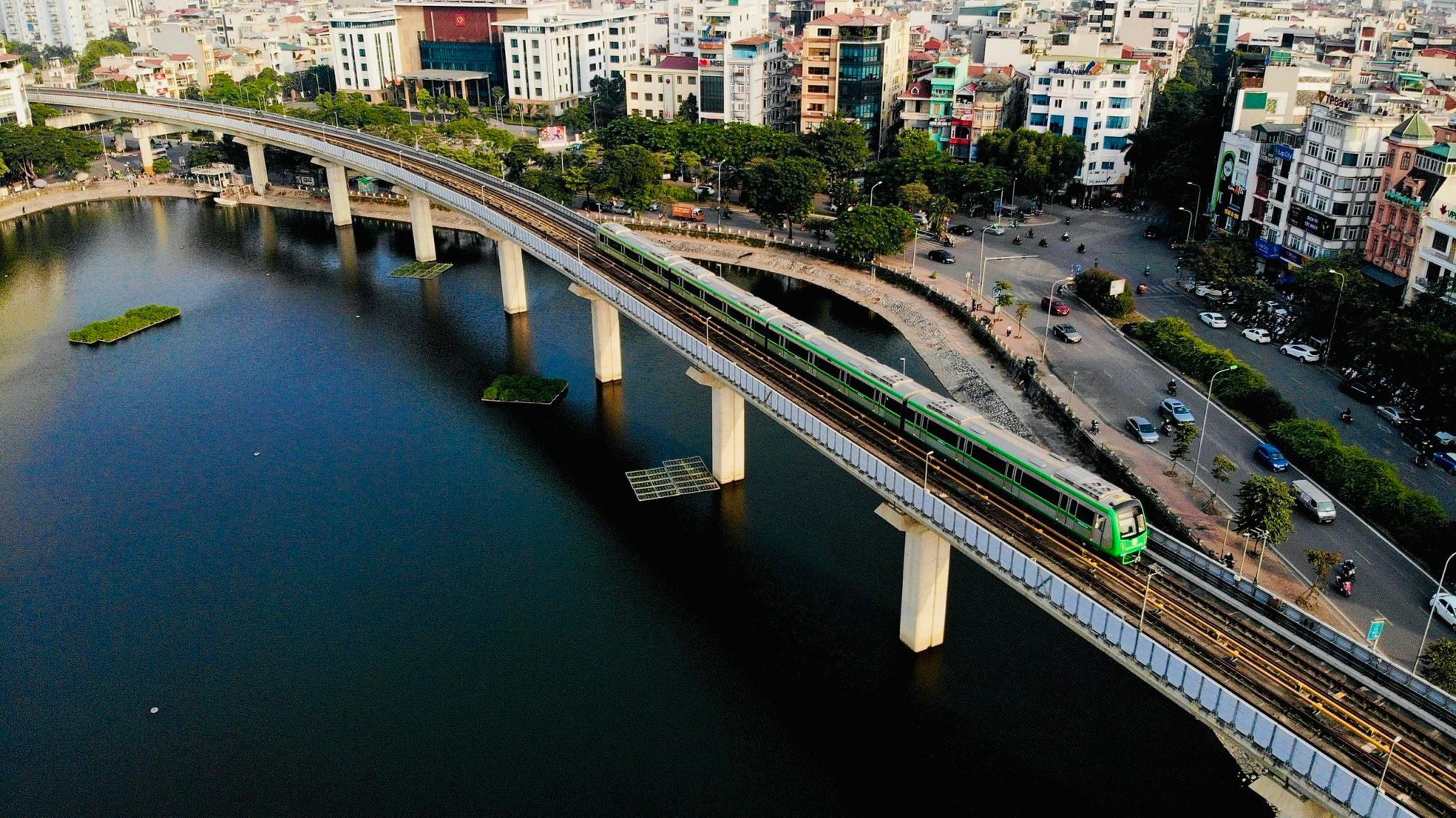 Hơn 32.000 lượt khách đi tàu điện Cát Linh - Hà Đông mỗi ngày ảnh 1