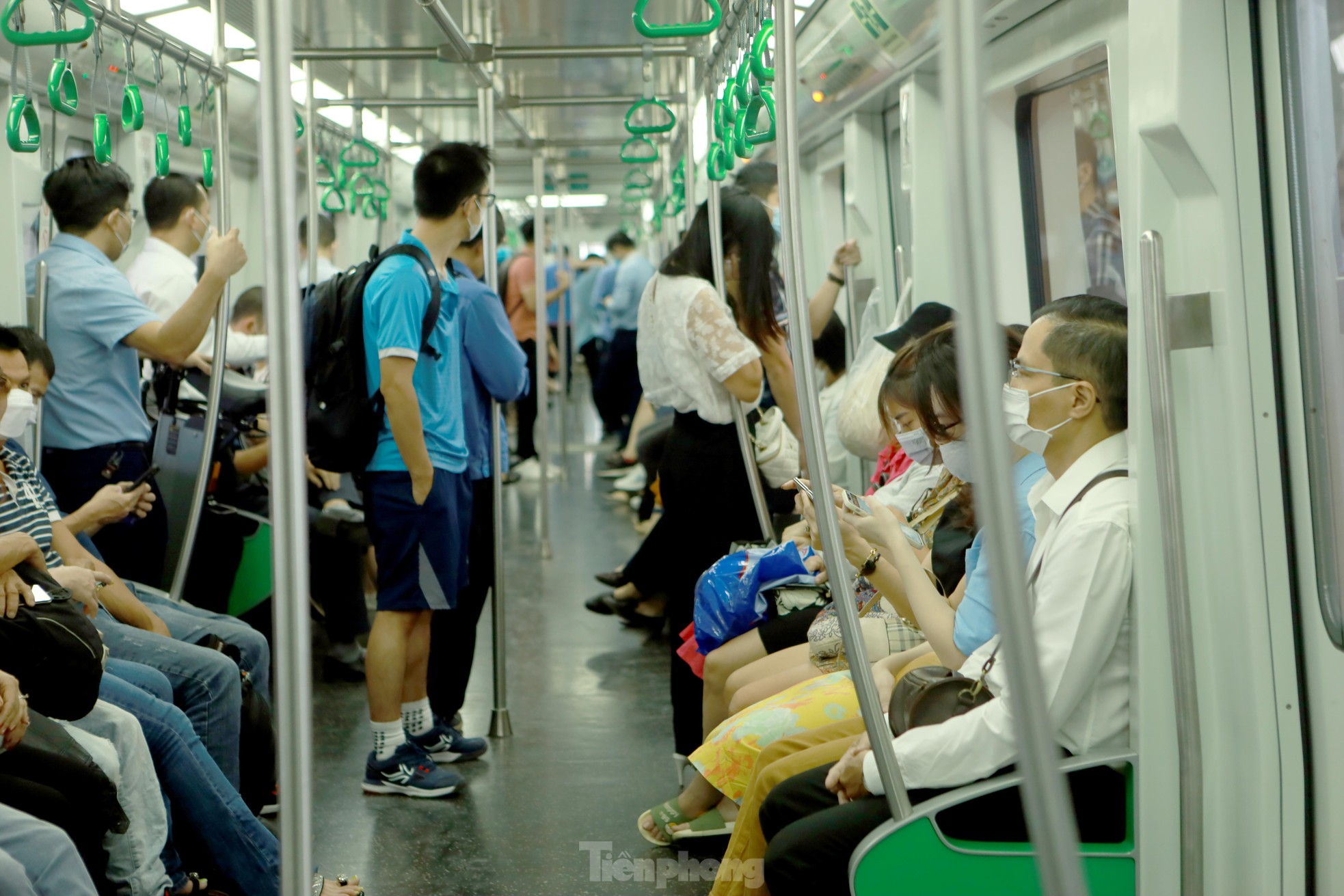 Hơn 32.000 lượt khách đi tàu điện Cát Linh - Hà Đông mỗi ngày ảnh 3