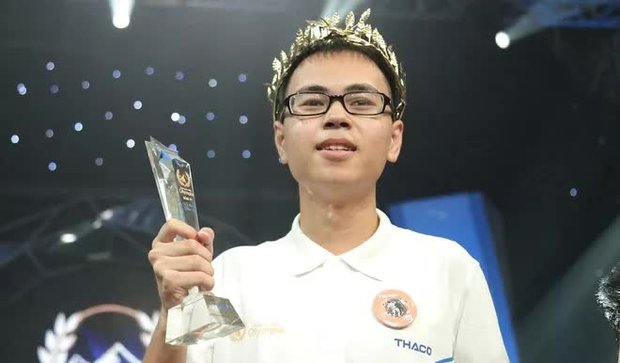 Gặp người chế tác vòng nguyệt quế thếp vàng 24k dành riêng cho Quán quân Olympia 2022 - Ảnh 16. Gặp người chế tác vòng nguyệt quế thếp vàng 24k dành riêng cho Quán quân Olympia 2022 - Ảnh 16.