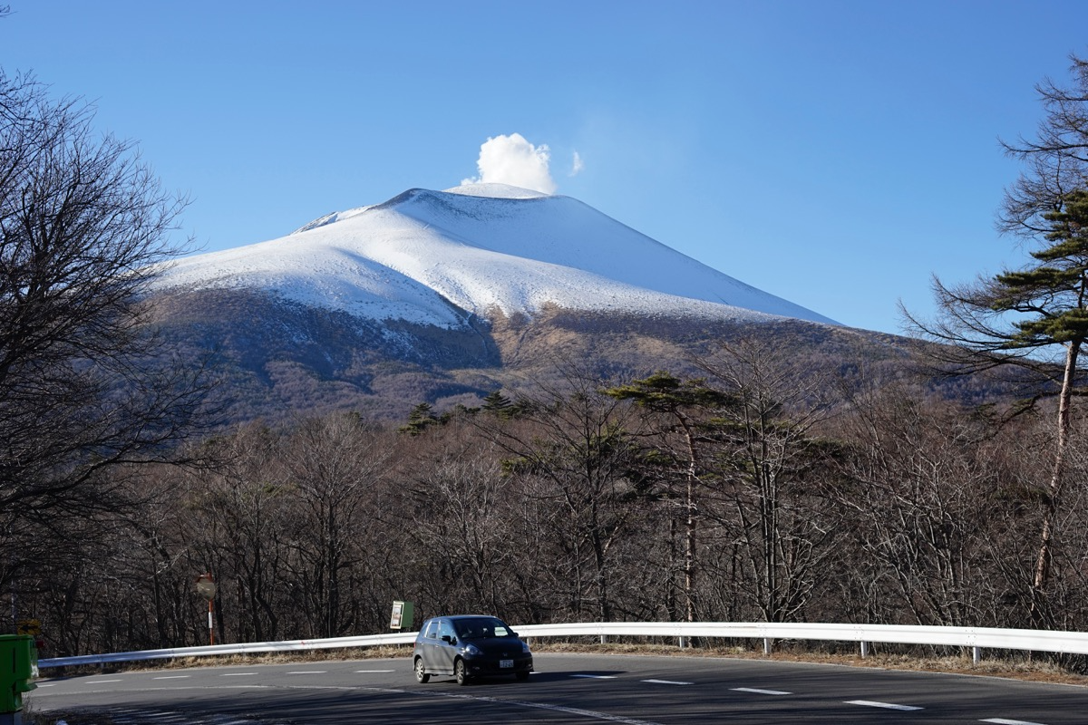 Con đường lãng mạn Nhật Bản: Điểm đến lý tưởng dành cho những cặp đôi, nối liền nhiều danh lam thắng cảnh - Ảnh 1.