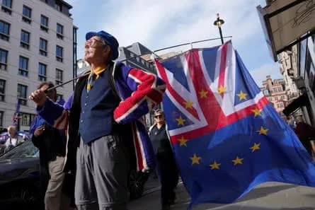 Hàng ngàn người Anh biểu tình đòi tái gia nhập EU - Ảnh 2.