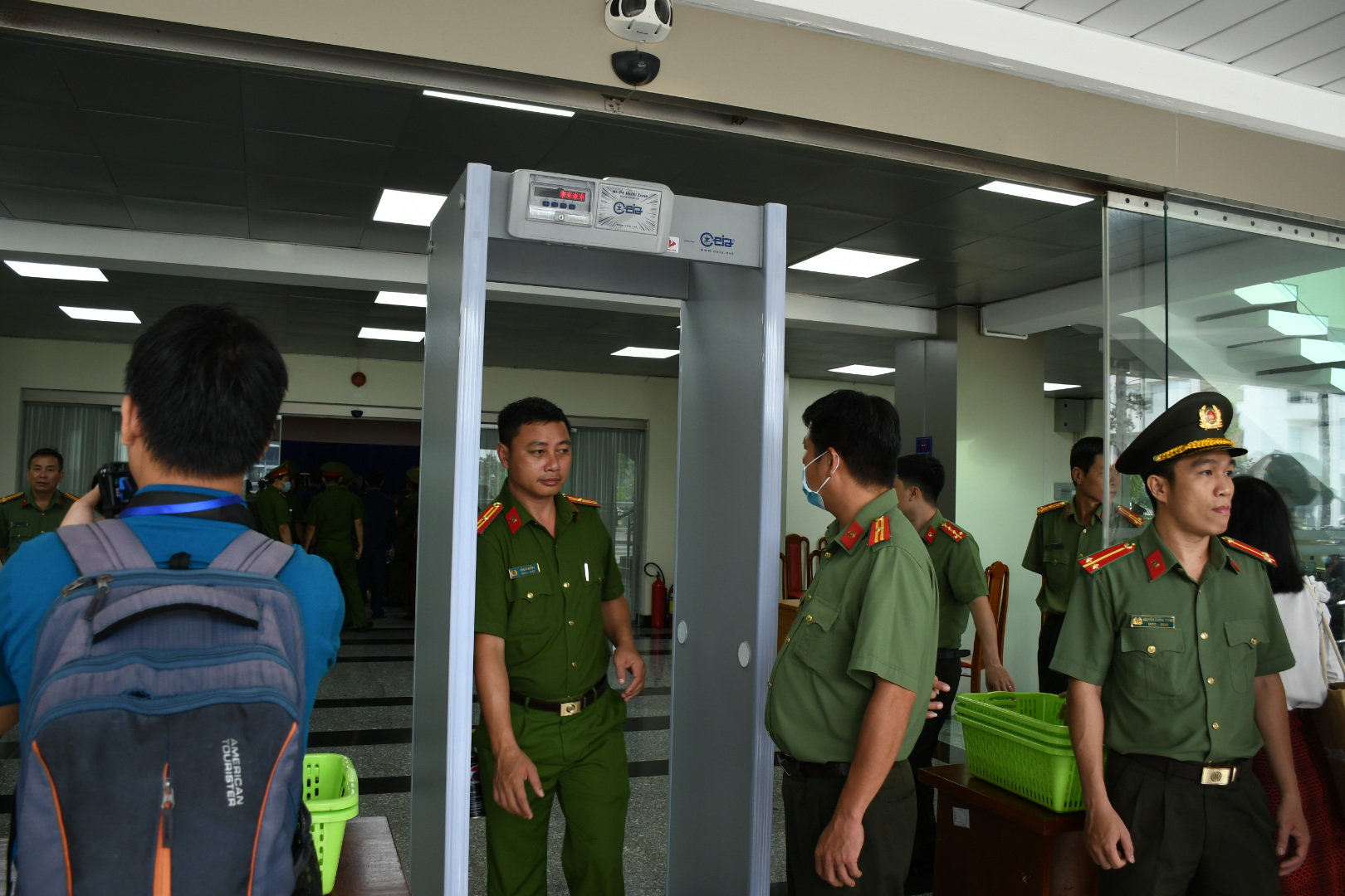 Hình ảnh phiên tòa xét xử vụ buôn lậu xăng dầu lớn nhất Đồng Nai - Ảnh 12. Hình ảnh phiên tòa xét xử vụ buôn lậu xăng dầu lớn nhất Đồng Nai - Ảnh 12.