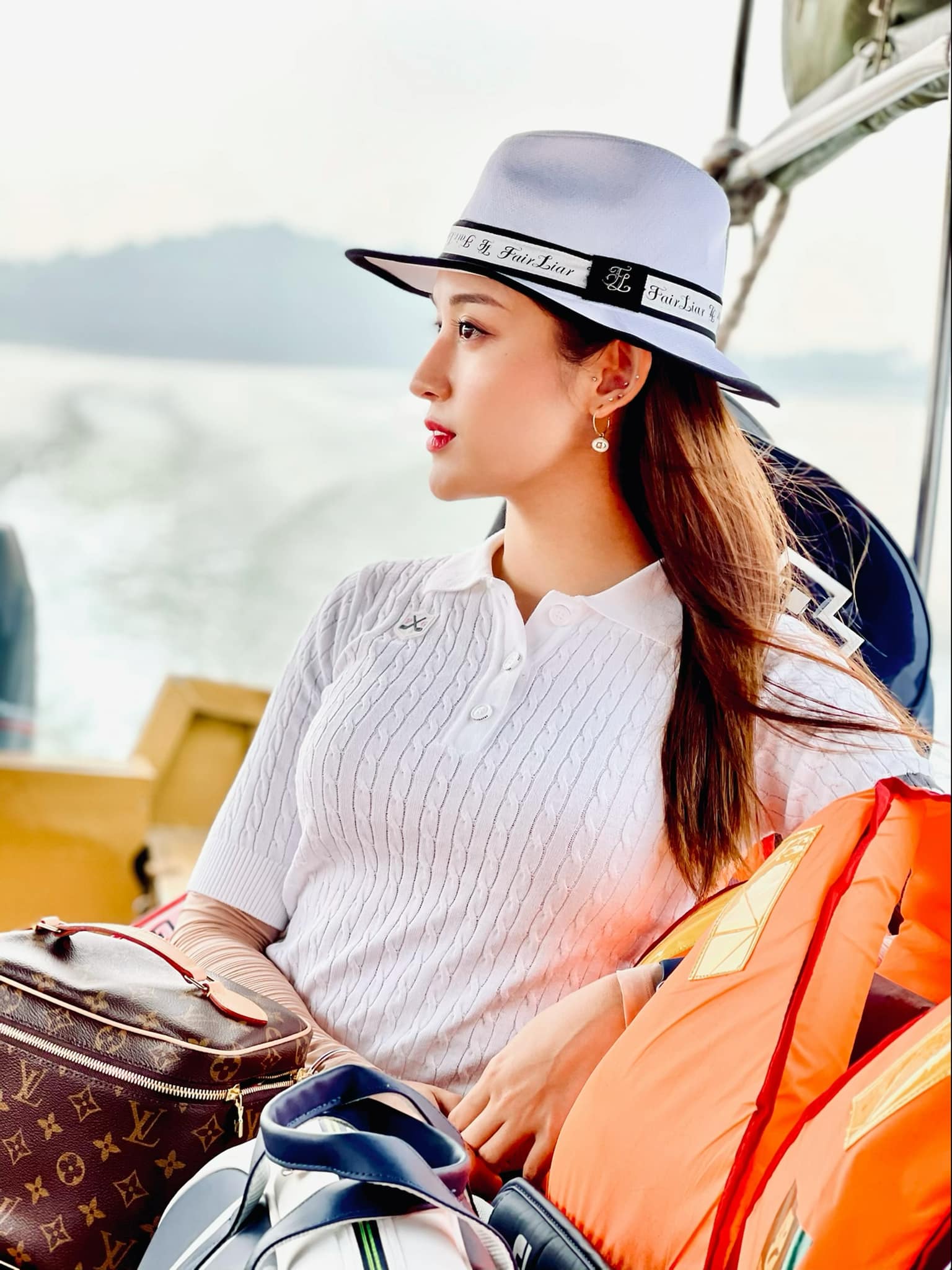 Mỹ nhân Việt khóc nức nở khi bị loại khỏi top 5 Miss Grand International giờ thành biên tập viên, nhan sắc hiện tại ra sao? - Ảnh 5. Mỹ nhân Việt khóc nức nở khi bị loại khỏi top 5 Miss Grand International giờ thành biên tập viên, nhan sắc hiện tại ra sao? - Ảnh 5.