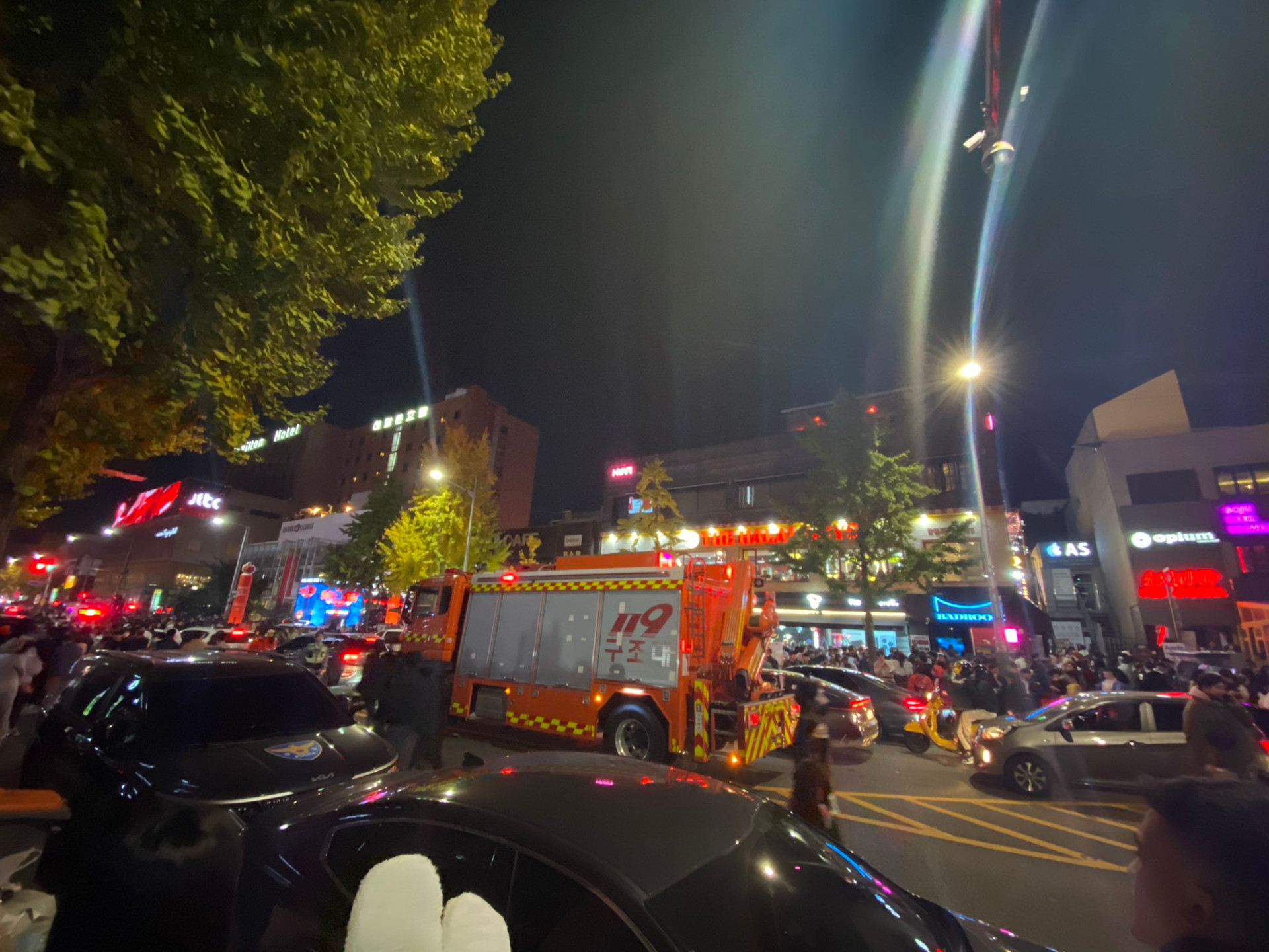 Lễ hội Halloween biến thành thảm kịch ở Hàn Quốc, hàng chục người “ngưng tim” vì chèn ép - Ảnh 2.