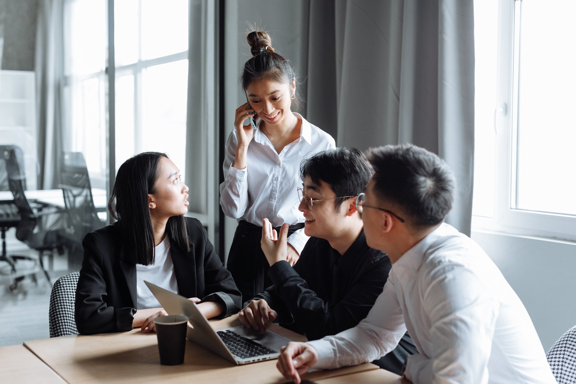 Xin nghỉ công ty lương 20 triệu để sang nơi 17 triệu - những dân văn phòng trẻ không bị áp lực kinh tế nên “không gì là không thể”? - Ảnh 8. Xin nghỉ công ty lương 20 triệu để sang nơi 17 triệu - những dân văn phòng trẻ không bị áp lực kinh tế nên “không gì là không thể”? - Ảnh 8.