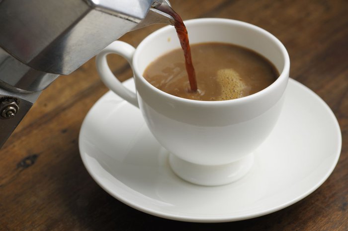 Nghiên cứu tiết lộ số tách cà phê nên uống mỗi ngày để giảm bệnh tật - Ảnh 1.