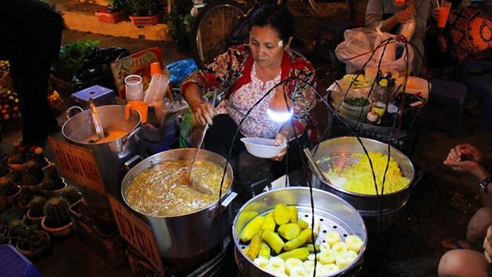 Điểm danh những khu chợ nổi tiếng khắp Việt Nam, nơi nào cũng đông đúc khách du lịch nước ngoài ghé thăm - Ảnh 23.