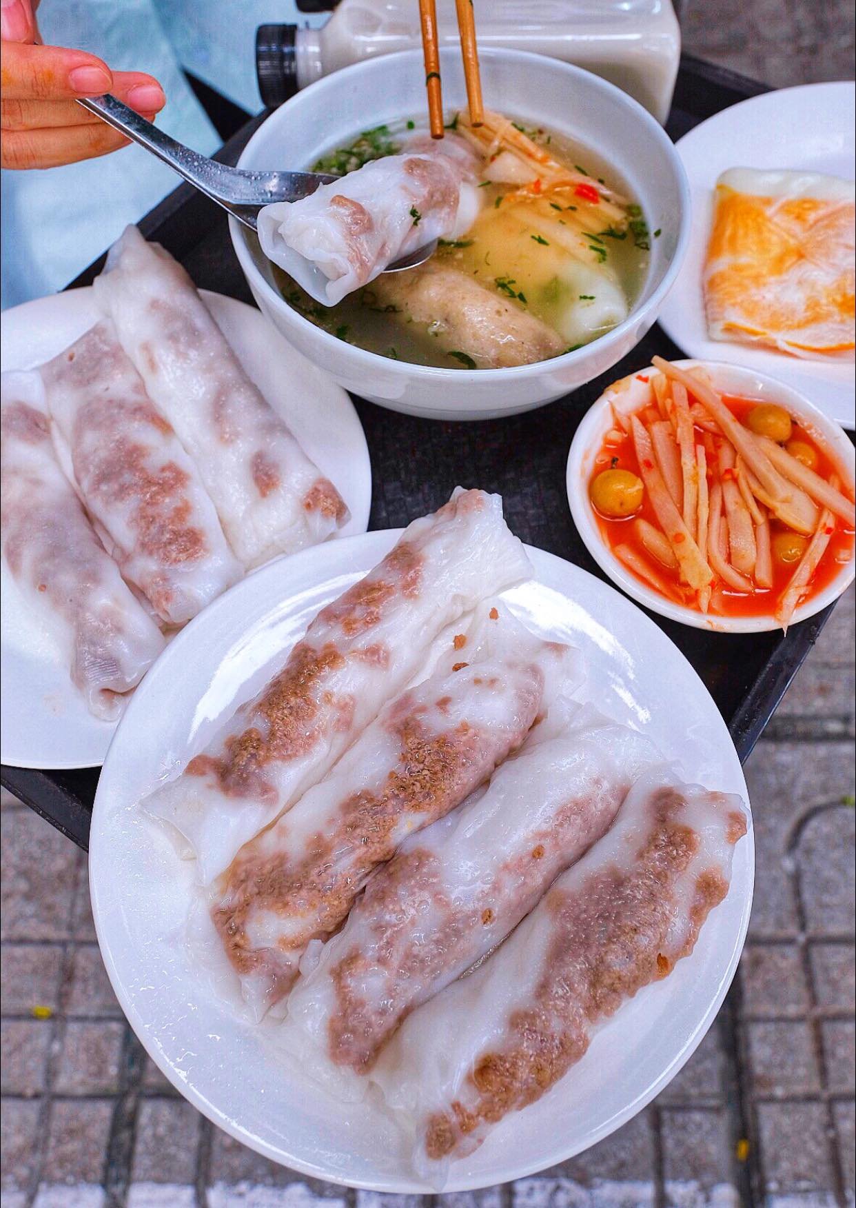 Lượn quanh Hà Nội, thưởng thức 1001 món ăn đặc sản từ các tỉnh thành Việt Nam - Ảnh 4.