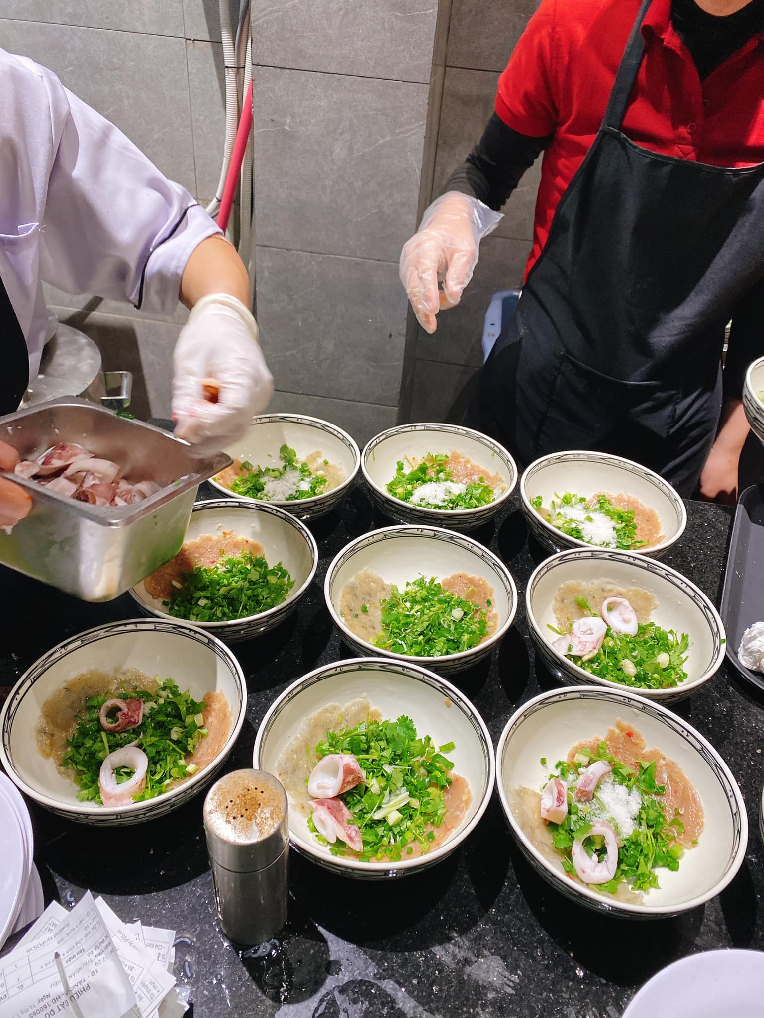 Lượn quanh Hà Nội, thưởng thức 1001 món ăn đặc sản từ các tỉnh thành Việt Nam - Ảnh 24.