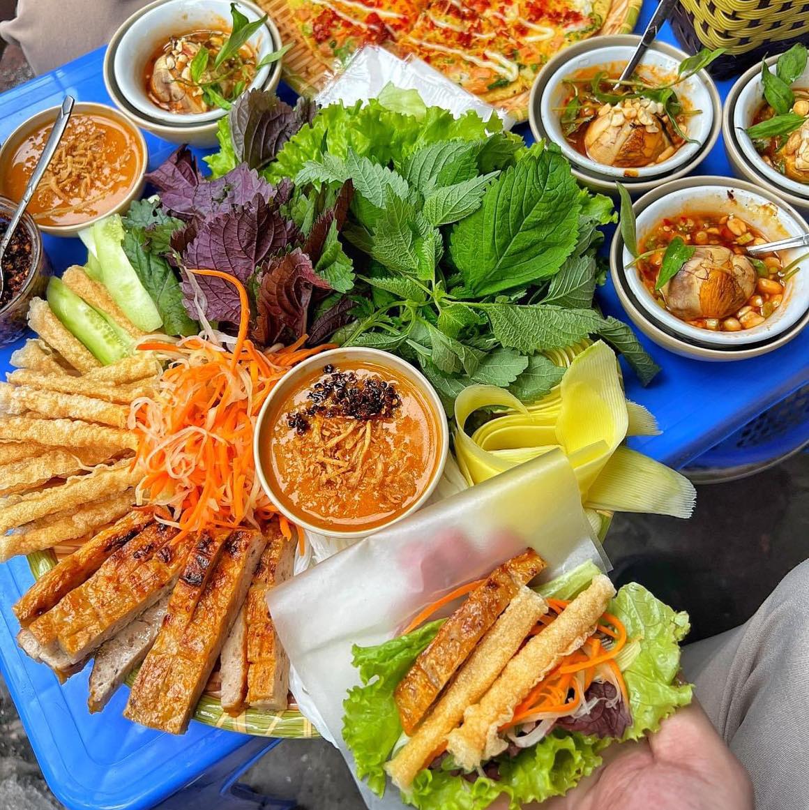 Lượn quanh Hà Nội, thưởng thức 1001 món ăn đặc sản từ các tỉnh thành Việt Nam - Ảnh 22.