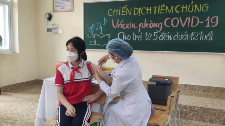 Sở Y tế TP.HCM tìm tên 579 nhân viên không cho con tiêm vaccine COVID-19 - Ảnh 1.