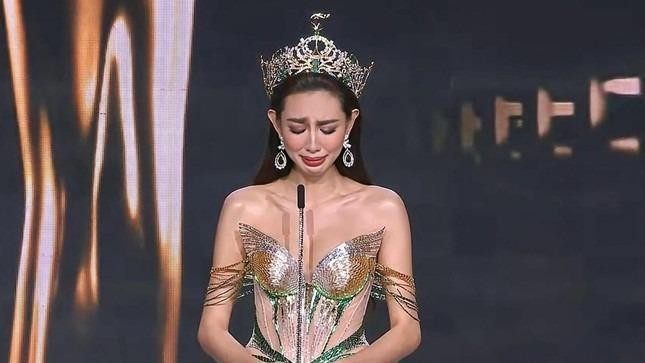 Chủ tịch Hoa hậu Hòa bình: 'Thùy Tiên kiếm 2-3 triệu USD trong nhiệm kỳ' - Ảnh 2.