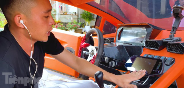 Nhóm thanh niên 'biến hình' xế cổ thành siêu xe Lamborghini - Ảnh 6.