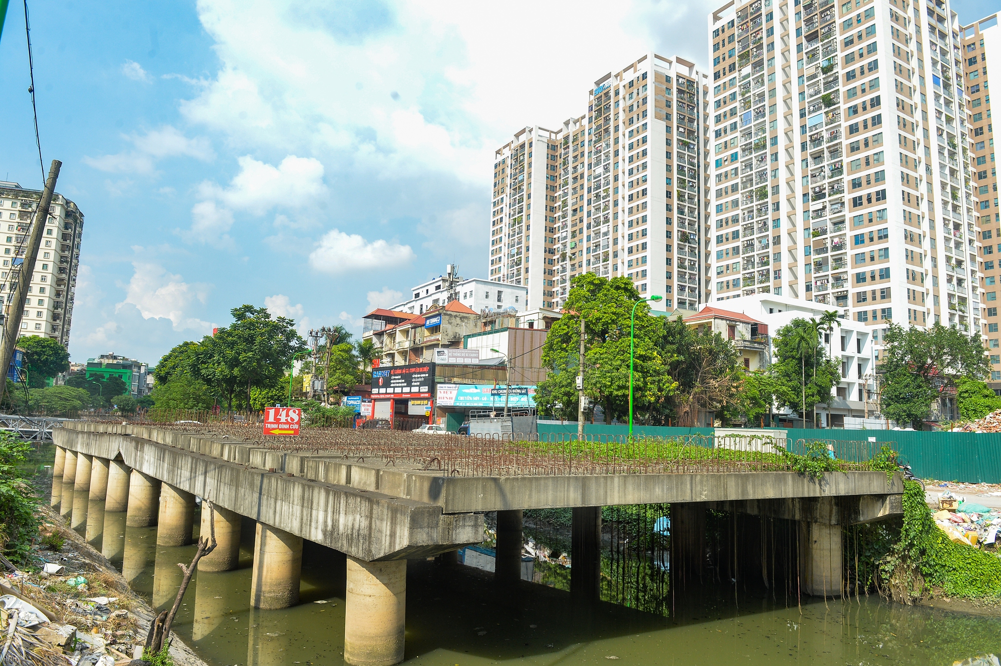 Hà Nội: Cầu L3 bắc qua sông Lừ gần 10 năm chưa hoàn thiện - Ảnh 4.