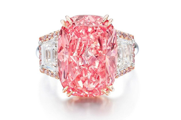 Viên kim cương hồng có giá trị cao kỷ lục thế giới - Ảnh 1.