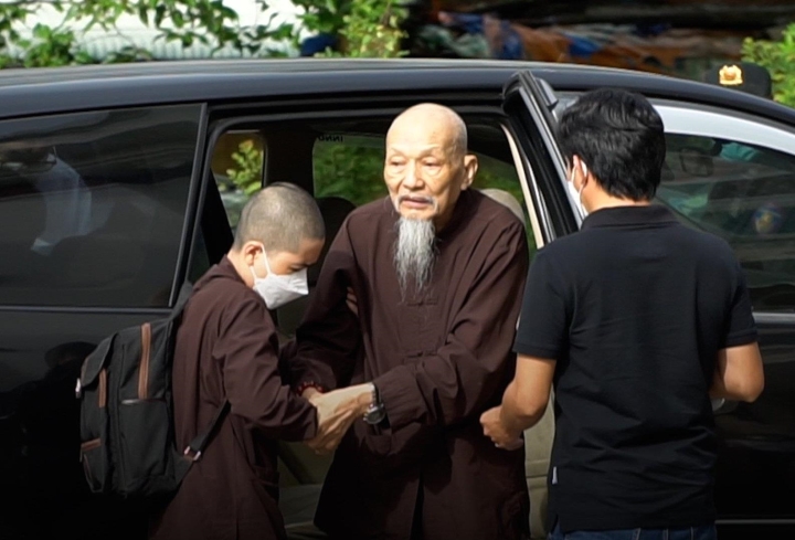 Công an Long An khởi tố vụ lừa đảo, xem xét tội loạn luân ở Tịnh thất Bồng Lai - Ảnh 1. Công an Long An khởi tố vụ lừa đảo, xem xét tội loạn luân ở Tịnh thất Bồng Lai - 1