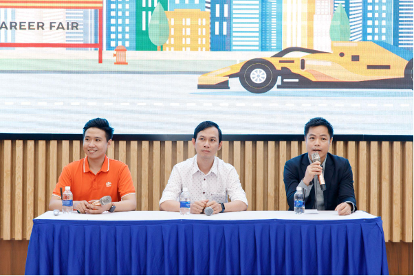 FPT Telecom International cùng Amazon Web Services chia sẻ về vấn đề tuyển dụng cho sinh viên - Ảnh 2. FPT Telecom International cùng Amazon Web Services chia sẻ về vấn đề tuyển dụng cho sinh viên - Ảnh 2.