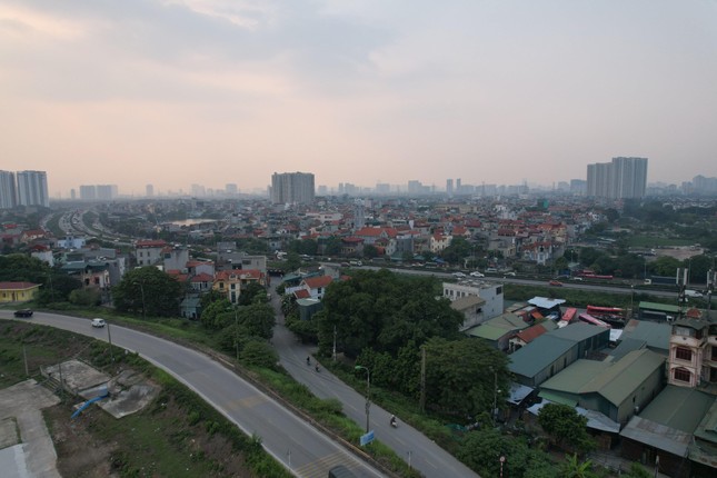 Hà Nội: Bãi xe, kho hàng không phép ồ ạt 'mọc' trên đất dự án ảnh 1