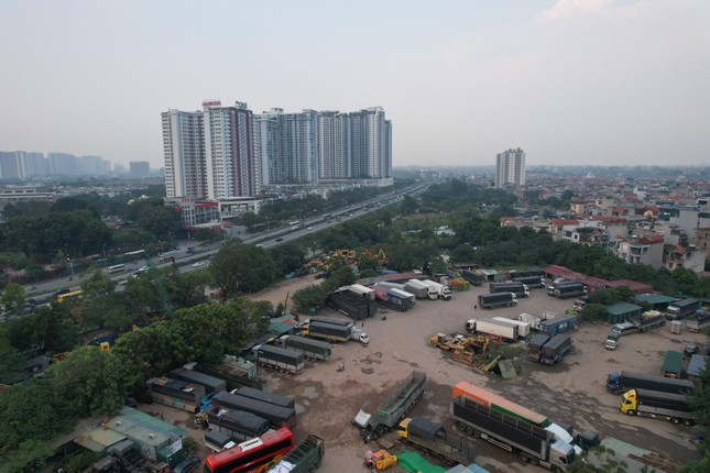 Hà Nội: Bãi xe, kho hàng không phép ồ ạt 'mọc' trên đất dự án ảnh 10