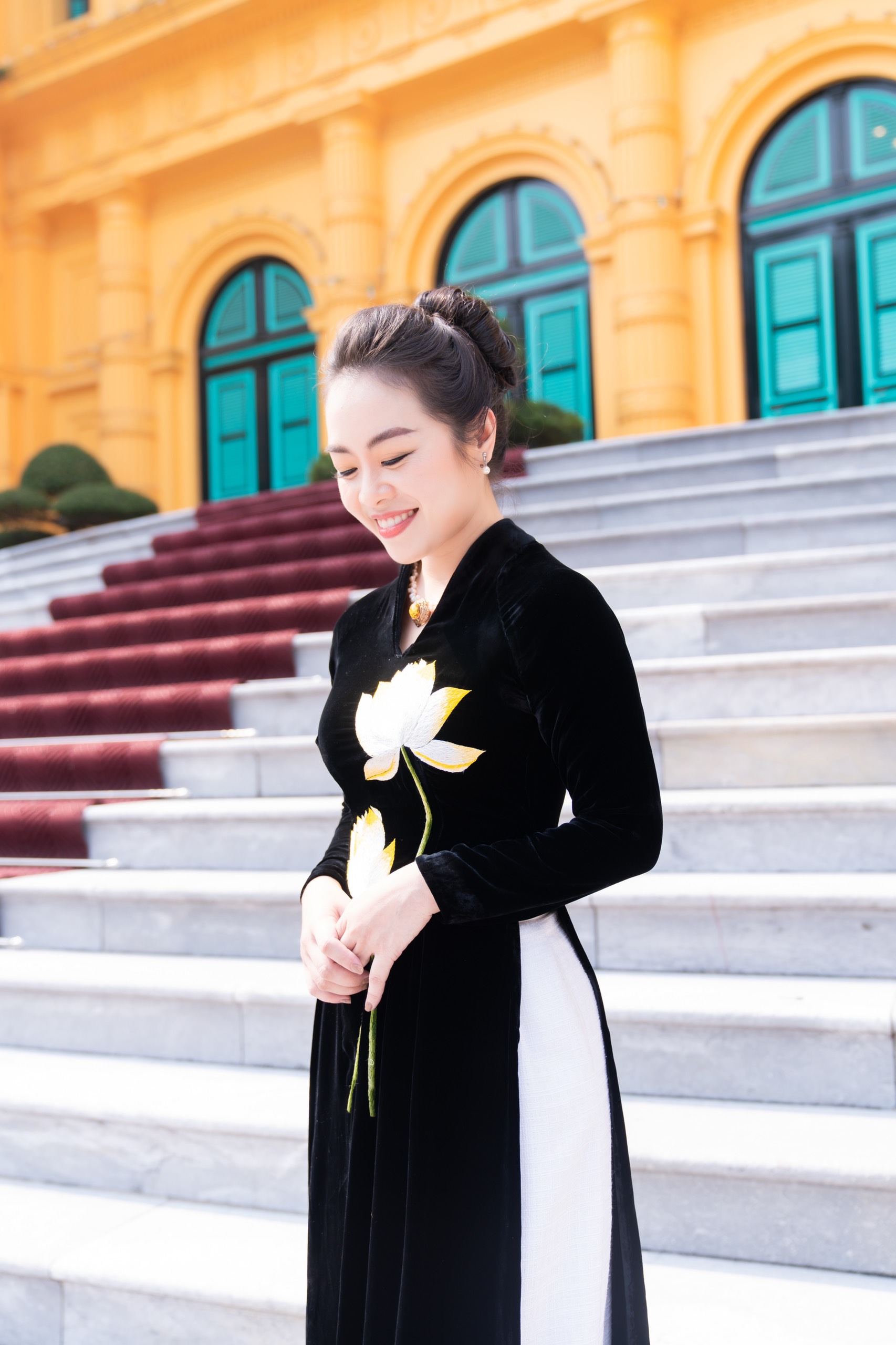 Viện trưởng sáng lập Nguyễn Thy Nga: ‘Một đại dương êm ả không bao giờ tạo ra một thuyền trưởng giàu kinh nghiệm, muốn tạo nên kì tích phải sẵn sàng vượt khó!’ - Ảnh 8. Viện trưởng sáng lập Nguyễn Thy Nga: ‘Một đại dương êm ả không bao giờ tạo ra một thuyền trưởng giàu kinh nghiệm, muốn tạo nên kì tích phải sẵn sàng vượt khó!’ - Ảnh 8.