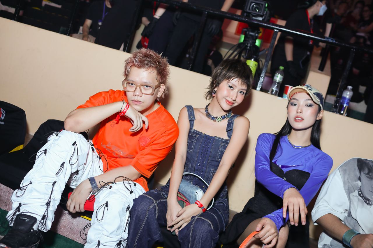KOSMIK Live Concert: Binz tỏ tình cùng Châu Bùi, 11 nghệ sĩ SpaceSpeakers khép lại đêm diễn vô cùng hoành tráng - Ảnh 24.