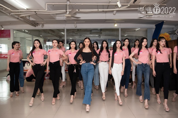 Thí sinh Hoa hậu Việt Nam bắn tiếng Anh như gió, nhiều người IELTS trên 7.0 - Ảnh 12. Thí sinh Hoa hậu Việt Nam bắn tiếng Anh như gió, nhiều người IELTS trên 7.0 - Ảnh 12.