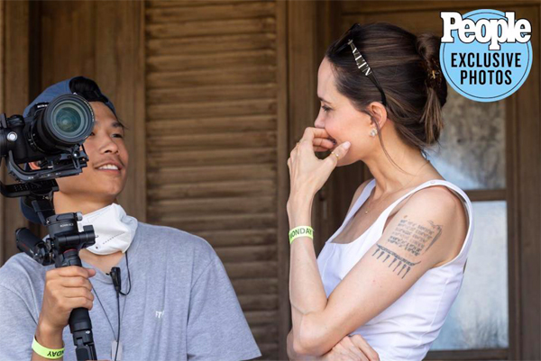 Sau 16 năm, cậu bé gốc Việt được Angelina Jolie nhận làm con nuôi giờ ra sao? - Ảnh 8. Sau 16 năm, cậu bé gốc Việt được Angelina Jolie nhận làm con nuôi giờ ra sao? - Ảnh 8.