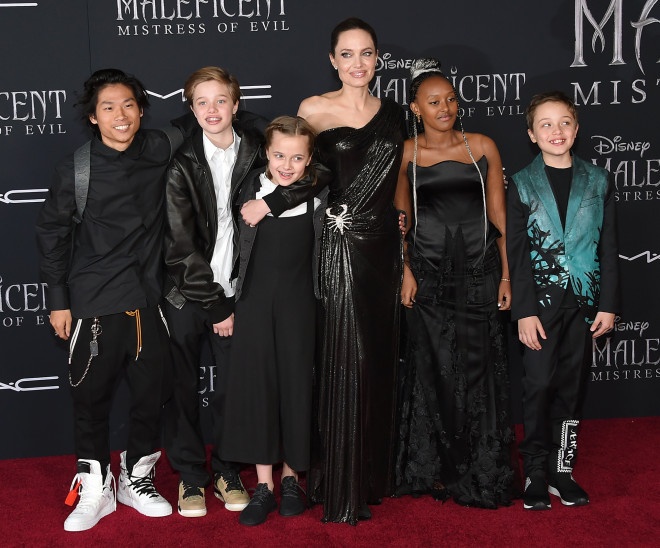 Sau 16 năm, cậu bé gốc Việt được Angelina Jolie nhận làm con nuôi giờ ra sao? - Ảnh 6. Sau 16 năm, cậu bé gốc Việt được Angelina Jolie nhận làm con nuôi giờ ra sao? - Ảnh 6.