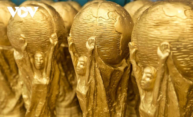 Tận mắt xem sản xuất “Cúp vàng” World Cup 2022 ở làng gốm Bát Tràng - Ảnh 10.