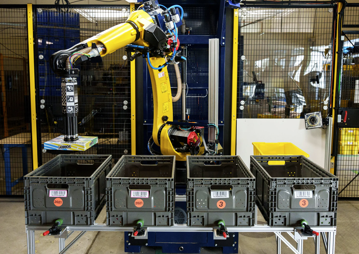 Robot của Amazon đánh dấu bước tiến mới của ngành thương mại điện tử - Ảnh 1.