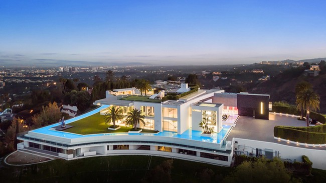 Dinh thự xa hoa rộng gần 10.000 m2 mất 10 năm xây dựng, hàng xóm là sao hạng A Hollywood, nhưng bị rớt giá vì một lý do không ngờ - Ảnh 1. Dinh thự xa hoa rộng gần 10.000 m2 mất 10 năm xây dựng, hàng xóm là sao hạng A Hollywood, nhưng bị rớt giá vì một lý do không ngờ - Ảnh 1.