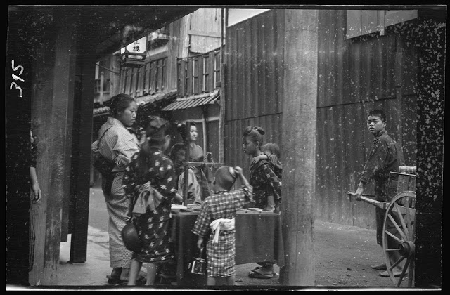 Bộ ảnh hiếm chụp lại Nhật Bản 100 năm trước khác lạ hoàn toàn so với bây giờ  - Ảnh 11.