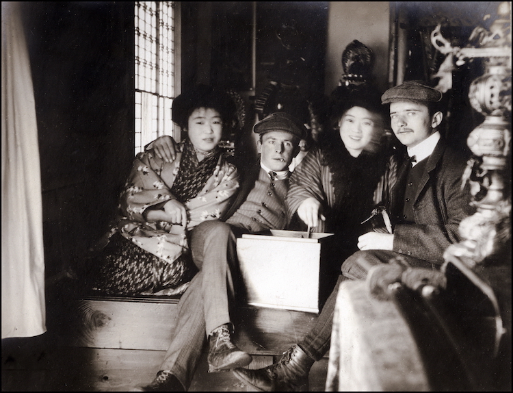 Bộ ảnh hiếm chụp lại Nhật Bản 100 năm trước khác lạ hoàn toàn so với bây giờ  - Ảnh 3.