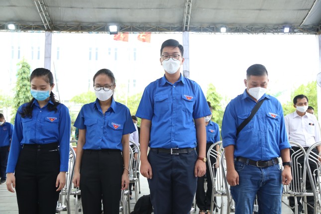 TPHCM tưởng nhớ hơn 23.000 người qua đời vì COVID-19 sau một năm bình thường mới - Ảnh 10. TPHCM tưởng nhớ hơn 23.000 người qua đời vì COVID-19 sau một năm bình thường mới ảnh 10