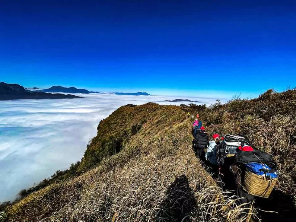 Trekking Lảo Thẩn - "toạ độ săn mây" đẹp nhất chốn Tây Bắc chỉ với 1 triệu đồng và những điều thứ cần chuẩn bị - Ảnh 3. Trekking Lảo Thẩn - "toạ độ săn mây" đẹp nhất chốn Tây Bắc chỉ với 1 triệu đồng và những điều thứ cần chuẩn bị - Ảnh 3.
