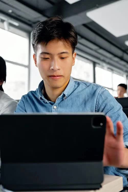 “Tại sao văn hoá làm việc đến kiệt sức được đánh giá cao đến vậy?” - Ảnh 3. “Tại sao văn hoá làm việc đến kiệt sức được đánh giá cao đến vậy?” - Ảnh 3.