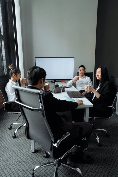 “Tại sao văn hoá làm việc đến kiệt sức được đánh giá cao đến vậy?” - Ảnh 1. “Tại sao văn hoá làm việc đến kiệt sức được đánh giá cao đến vậy?” - Ảnh 1.