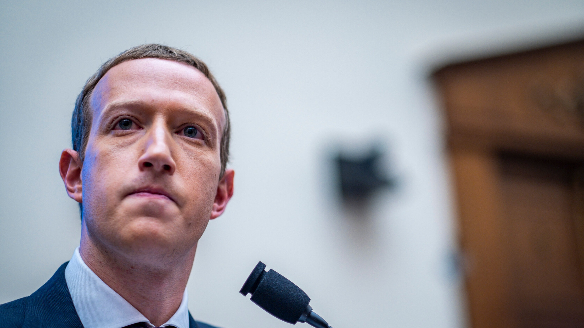 Chạy theo vũ trụ ảo, Mark Zuckerberg bỏ lơ Facebook đang ‘biến chất’: Tràn ngập spam, người dùng than phiền newsfeed quá nhiều ‘rác’ - Ảnh 2.