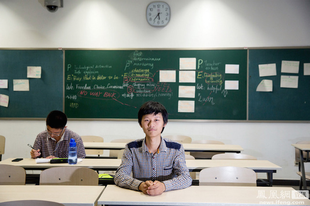 &quot;Công xưởng&quot; ôn thi đại học khắc nghiệt nhất Trung Quốc: Học 17 tiếng/ngày, con vi phạm cha mẹ cũng bị phạt - Ảnh 10.