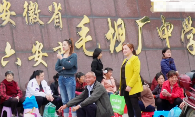 &quot;Công xưởng&quot; ôn thi đại học khắc nghiệt nhất Trung Quốc: Học 17 tiếng/ngày, con vi phạm cha mẹ cũng bị phạt - Ảnh 11.