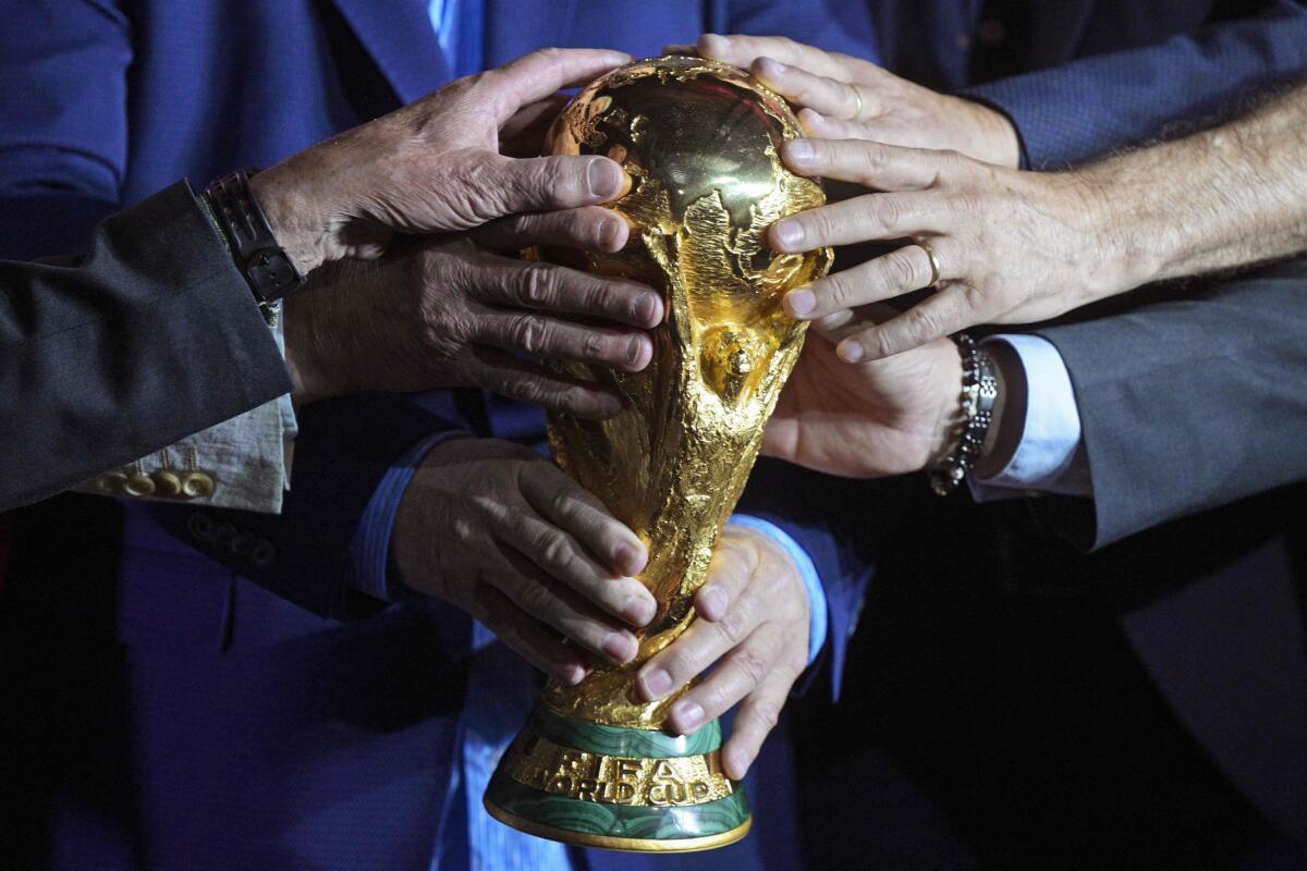 Không phải bỗng dưng World Cup là niềm mơ ước của các cầu thủ: Chẳng cần ra sân, các chiến binh “quần đùi áo số” vẫn có thể bỏ túi hàng tỷ đồng - Ảnh 2.
