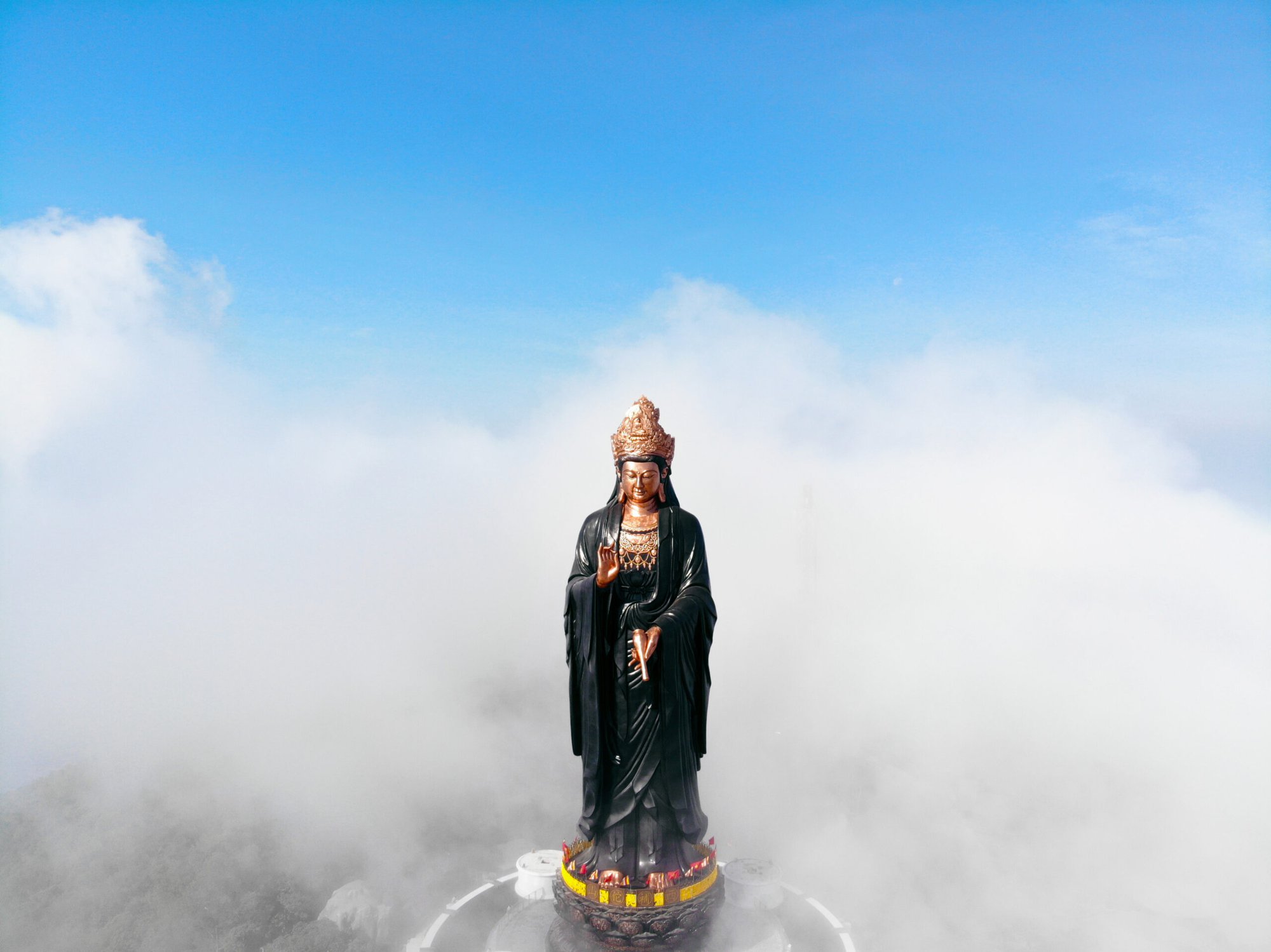 Vì sao núi Bà Đen, nơi có tượng Phật Bà bằng đồng cao nhất Việt Nam, được mệnh danh là “Đệ nhất Thiên Sơn”? - Ảnh 2.