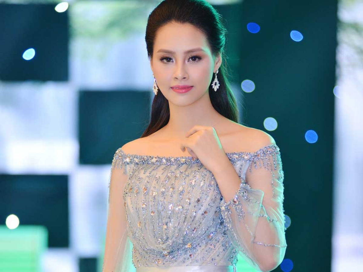 Top 3 Hoa hậu Việt Nam 2010: Ngọc Hân sắp lên xe hoa, 2 Á hậu rút lui khỏi showbiz - Ảnh 6.