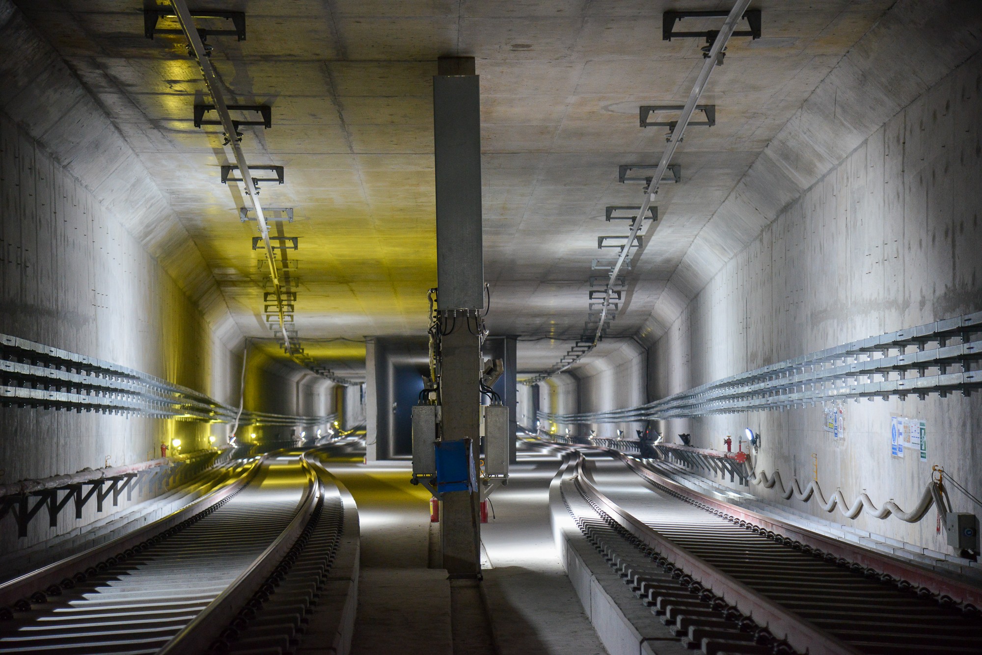 Bên trong nhà ga ngầm Ba Son của tuyến Metro TP.HCM sắp hoàn thành: Kiến trúc độc đáo và hiện đại - Ảnh 14.