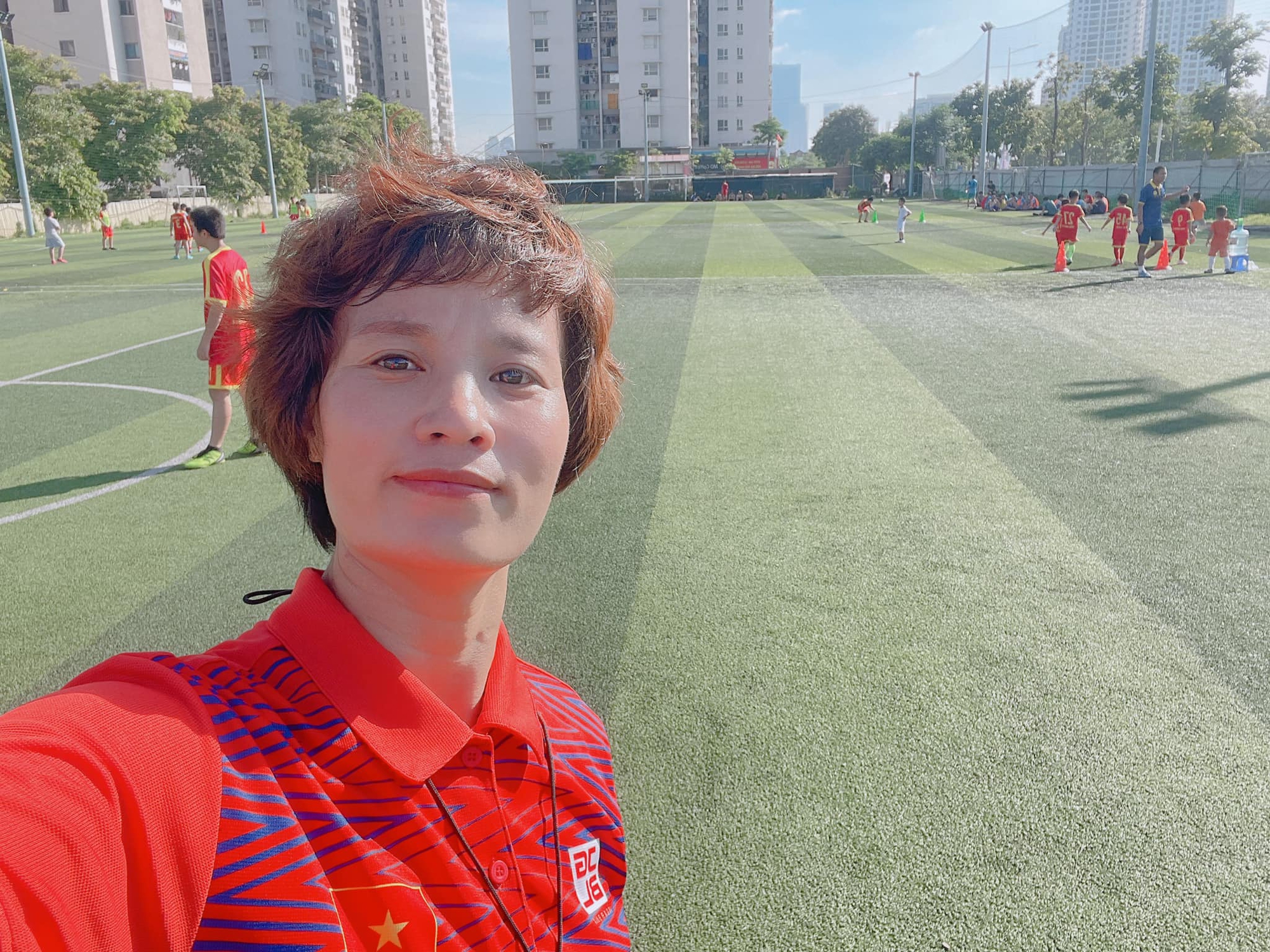 Cựu tuyển thủ Minh Nguyệt tại bình luận World Cup: VĐV điền kinh toả sáng ở bóng đá và cuộc sống viên mãn sau giải nghệ - Ảnh 4.