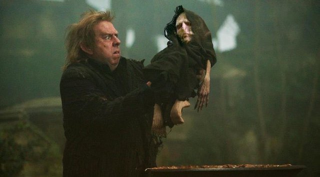 Giải mã bí ẩn lớn bậc nhất của Harry Potter: Vì sao phản diện Voldemort không có mũi? - Ảnh 3.