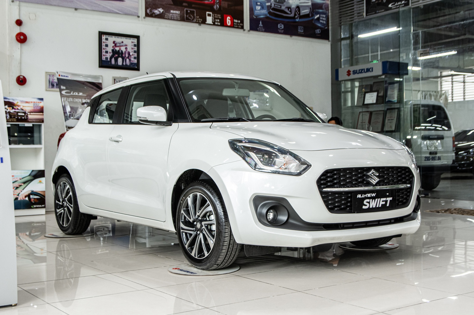 Bán chậm, Suzuki Swift vẫn được lòng phụ nữ tại Việt Nam