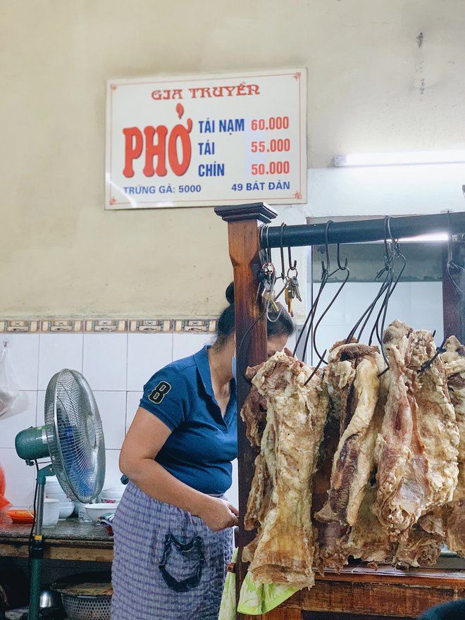 Hàng phở 100 tuổi ở Hà Nội từng lên truyền thông quốc tế bây giờ ra sao? - Ảnh 11. Hàng phở 100 tuổi ở Hà Nội từng lên truyền thông quốc tế bây giờ ra sao? - Ảnh 11.