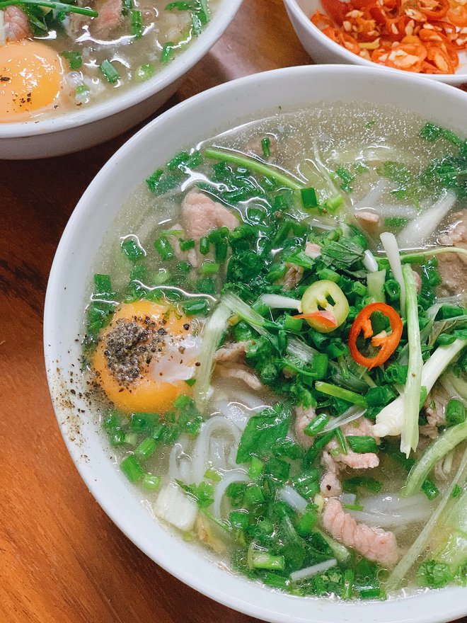 Hàng phở 100 tuổi ở Hà Nội từng lên truyền thông quốc tế bây giờ ra sao? - Ảnh 8. Hàng phở 100 tuổi ở Hà Nội từng lên truyền thông quốc tế bây giờ ra sao? - Ảnh 8.
